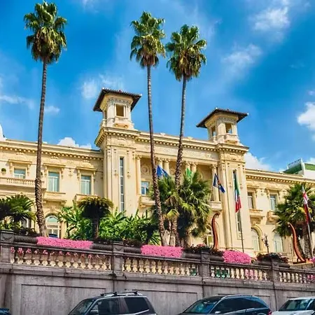 Living And French Riviera Apartman