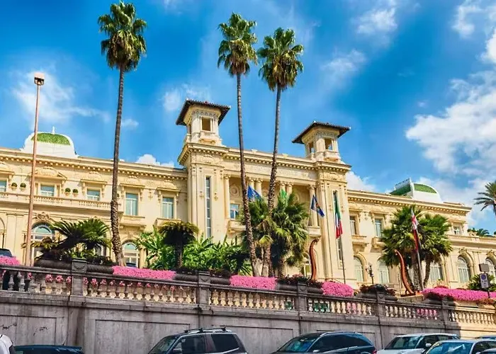 Living And French Riviera Apartman