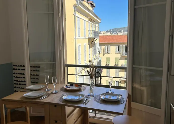 Apartmán Living And French Riviera *